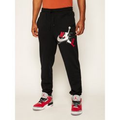 Spodnie dresowe NIKE Air Jordan Jumpman Classic CK2850. Czarne jeansy męskie Nike, s, bez wzorów. W wyprzedaży za 239,00 zł.