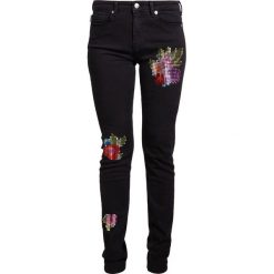 Love Moschino DENIM Jeansy Slim Fit black denim. Czarne jeansy damskie relaxed fit marki Love Moschino. W wyprzedaży za 487,60 zł.