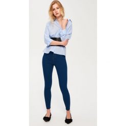 Jeansy skinny high waist - Niebieski. Jeansy damskie Sinsay. Za 49,99 zł.