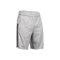 Spodenki Gym & Pilates 3S 500 męskie. Szare spodenki sportowe męskie marki Adidas, z bawełny. W wyprzedaży za 79,99 zł.
