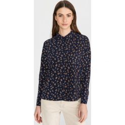 Vero Moda Toka Koszula Niebieski. Niebieskie bluzki damskie Vero Moda, m, w kwiaty, z elastanu, bez kołnierzyka, z długim rękawem. Za 154,95 zł.