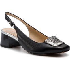 Sandały CAPRICE - 9-29500-22 Blk Pepita Com 039. Czarne klapki damskie Caprice, z aplikacjami, ze skóry, bez obcasa, na obcasie. Za 269,90 zł.