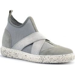 Sportowe siwe buty socks z gumkami 76G. Szare buty sportowe damskie Neścior, bez wzorów, ze skóry, sportowe. W wyprzedaży za 199,00 zł.