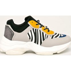 Answear - Buty. Białe buty sportowe damskie ANSWEAR, bez wzorów, z gumy, sportowe. W wyprzedaży za 69,90 zł.