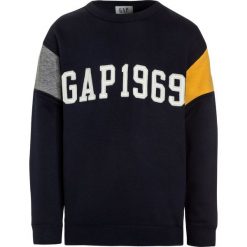 GAP BOYS LOGO CREWNECK Bluza true indigo. Niebieskie bluzy chłopięce marki GAP, z bawełny. Za 129,00 zł.