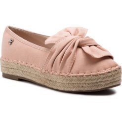 Espadryle REFRESH - 69762 Nude. Różowe espadryle damskie Refresh, z aplikacjami, z tworzywa sztucznego, bez obcasa, na płaskiej podeszwie. W wyprzedaży za 139,00 zł.