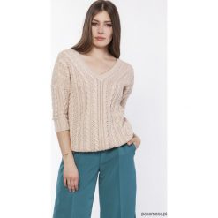 SWETER Z WARKOCZAMI, SWE117 BEŻ. Swetry damskie Pakamera, bez wzorów, klasyczne, bez rękawów, bez kaptura. Za 177,00 zł.