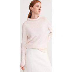 Kaszmirowy sweter - Kremowy. Białe swetry damskie Reserved, s, bez wzorów, z kaszmiru, bez rękawów, bez kaptura. Za 399,99 zł.