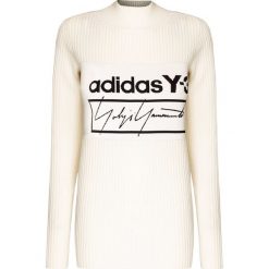 Sweter Y-3. Brązowe swetry damskie Y-3, z nadrukiem, z dzianiny, bez rękawów, bez kaptura. W wyprzedaży za 1494,00 zł.