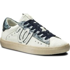 Sneakersy WRANGLER - Clever Wrg WL181532 Navy 16. Białe półbuty damskie Wrangler, ze skóry. W wyprzedaży za 199,00 zł.