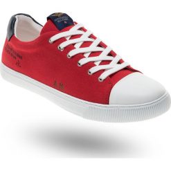 TRAMPKI Aeronautica Militare. Czerwone trampki męskie Aeronautica Militare, z aplikacjami, ze skóry, na sznurówki. Za 304,50 zł.
