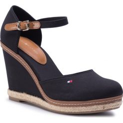 Espadryle TOMMY HILFIGER - Iconic Basic Closed Toe Wedge FW0FW02791 BLK 990. Czarne espadryle damskie TOMMY HILFIGER, bez wzorów, ze skóry, bez obcasa, na koturnie. Za 399,00 zł.
