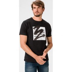 Antony Morato Koszulka Czarny. Czarne koszulki męskie Antony Morato, l, z nadrukiem, z bawełny, bez kołnierzyka, z krótkim rękawem, krótkie. Za 154,95 zł.