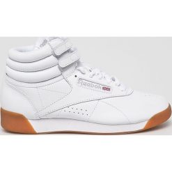 Reebok Classic - Buty. Białe buty sportowe damskie marki Reebok Classic, ze skóry, reebok classic. W wyprzedaży za 299,90 zł.