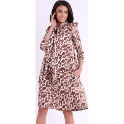 Sukienka w kolorze brązowym ze wzorem. Pomarańczowe sukienki damskie Jesienny butik, xs, bez wzorów, bez kołnierzyka, bez rękawów, midi, rozkloszowane. W wyprzedaży za 117,95 zł.