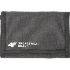 Portfel PRT202 - czarny melanż. Czarne portfele damskie 4f, bez wzorów. Za 39,99 zł.