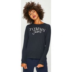Tommy Jeans - Bluzka. Czarne bluzki asymetryczne Tommy Jeans, l, z nadrukiem, z bawełny, casualowe, z okrągłym kołnierzem. Za 159,90 zł.