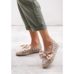 Różowe Espadryle Sport. Różowe buty sportowe damskie Born2be, z aplikacjami, sportowe. Za 69,99 zł.