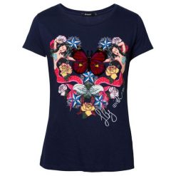 Desigual Koszulka Damska Ts Noa M Ciemny Niebieski. Niebieskie koszulki damskie Desigual, na co dzień, m, bez wzorów, z bawełny, bez kołnierzyka, z krótkim rękawem. Za 199,00 zł.