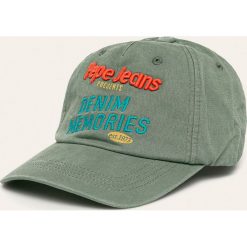 Pepe Jeans - Czapka Wood Cap. Różowe czapki męskie Pepe Jeans, z aplikacjami, z bawełny. Za 99,90 zł.