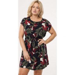 Granatowa Sukienka Tarry. Szare sukienki damskie Born2be, na co dzień, xl, z aplikacjami, z okrągłym kołnierzem, bez rękawów, mini, proste. Za 49,99 zł.