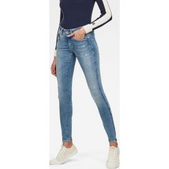 Dżinsy "Lynn" - Super Skinny fit - w kolorze błękitnym. Niebieskie rurki damskie G-Star, l, w paski. W wyprzedaży za 312,95 zł.