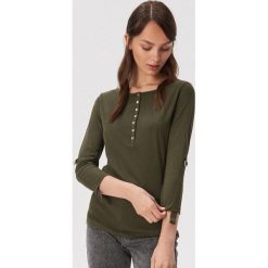 Bawełniana bluzka z guzikami - Khaki. Brązowe bluzki damskie Sinsay, s, bez wzorów, z bawełny, bez kołnierzyka, bez rękawów. Za 24,99 zł.