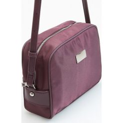 Torebka cross body - Fioletowy. Fioletowe torebki klasyczne damskie Reserved. W wyprzedaży za 49,99 zł.