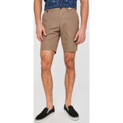 Tommy Hilfiger - Szorty Brooklyn. Brązowe spodenki i szorty męskie marki TOMMY HILFIGER, bez wzorów, z bawełny, casualowe. W wyprzedaży za 199,90 zł.