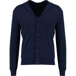 Swetry rozpinane męskie: Cortefiel AMERICANA Kardigan marine blue