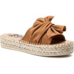 Espadryle REFRESH - 69731 Camel. Pomarańczowe espadryle damskie Refresh, bez wzorów, ze skóry ekologicznej, bez obcasa. W wyprzedaży za 119,00 zł.