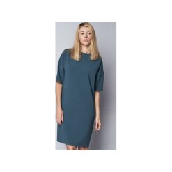 Sukienka Simpli. Zielone sukienki damskie DOROTHÉ, s, bez wzorów, z elastanu, eleganckie, z klasycznym kołnierzykiem, bez rękawów, sportowe. Za 460,00 zł.