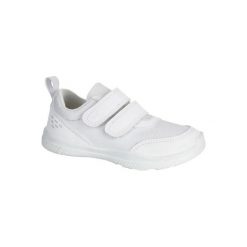Buty do gimnastyki I MOVE FIRST. Białe buciki niemowlęce DOMYOS, z poliesteru, bez zapięcia. Za 39,99 zł.