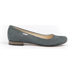 Klasyczne baleriny na obcasie - skóra naturalna - model 008 - kolor stalowy. Szare baleriny damskie Zapato, bez wzorów, ze skóry, eleganckie, na niskim obcasie, na obcasie. W wyprzedaży za 209,30 zł.