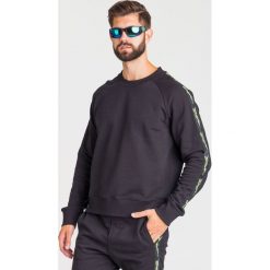 BLUZA Just Cavalli. Czarne bluzy męskie xxl, z nadrukiem, z bawełny, z okrągłym kołnierzem. Za 659,40 zł.