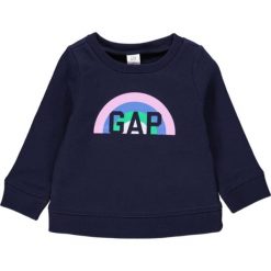 Bluza w kolorze granatowym. Niebieskie bluzy niemowlęce Gap Kids, z nadrukiem, bez rękawów, bez kaptura. W wyprzedaży za 37,95 zł.
