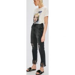 Noisy May - Jeansy. Szare jeansy damskie Noisy May, z podwyższonym stanem. W wyprzedaży za 59,90 zł.