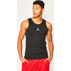 Koszulka techniczna NIKE Jordan 23 Alpha Buzzer Beater AV3242. Białe koszulki męskie Nike, m, bez wzorów, z bawełny, sportowe, polo, bez rękawów. W wyprzedaży za 119,00 zł.