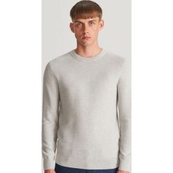 Sweter z bawełny organicznej - Jasny szary. Szare swetry męskie Reserved, s, bez wzorów, z bawełny, bez kołnierzyka, bez kaptura. Za 99,99 zł.