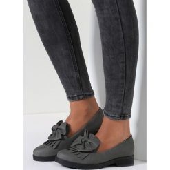 Szare Mokasyny Fabulous Ally. Szare mokasyny damskie marki vices, ze skóry, na obcasie. Za 69,99 zł.