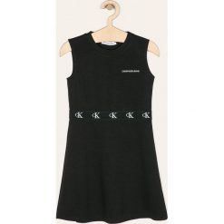 Calvin Klein Jeans - Sukienka dziecięca 116-176 cm. Czarne sukienki dziewczęce Calvin Klein Jeans, z aplikacjami, z elastanu, casualowe, bez rękawów, rozkloszowane. Za 299,90 zł.