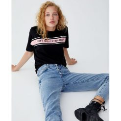 Koszulka z panelem z napisem. Koszulki damskie Pull&Bear. Za 24,90 zł.