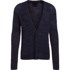 Roberto Collina Kardigan blue. Niebieskie kardigany męskie marki Roberto Collina, m, z bawełny. W wyprzedaży za 653,95 zł.
