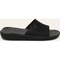 Crocs - Klapki. Czarne kapcie męskie Crocs, bez wzorów, z gumy. Za 179,90 zł.