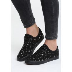 Czarne Tenisówki Till The End. Czarne trampki i tenisówki damskie Born2be, z aplikacjami, z tkaniny, na sznurówki. Za 49,99 zł.