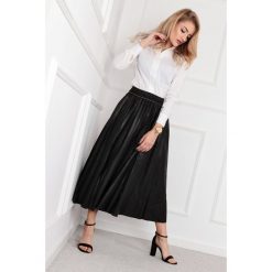 Plisowana spódnica midi z ekoskóry czarny. Czarne spódniczki damskie N/A, bez wzorów, z elastanu, midi. Za 169,00 zł.