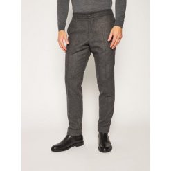 Spodnie materiałowe Oscar Jacobson 5211 3931. Szare jeansy męskie Oscar Jacobson, m, bez wzorów, z jeansu. Za 749,00 zł.