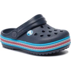 Klapki CROCS - Crocband Sport Cord Clog K 205899 Navy. Niebieskie sandały chłopięce Crocs, z tworzywa sztucznego, bez zapięcia. W wyprzedaży za 139,00 zł.