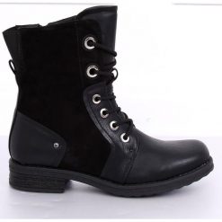 Botki workery czarne Z136 Black. Czarne botki damskie ButyModne, na co dzień, z zamszu, bez obcasa, na płaskiej podeszwie, na sznurówki. W wyprzedaży za 109,00 zł.