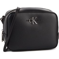 Torebka CALVIN KLEIN JEANS - Ckj Monogram Hw Camera Bag K60K605780 BDS. Czarne listonoszki damskie Calvin Klein Jeans, bez wzorów, z jeansu, na ramię, bez dodatków. Za 359,00 zł.